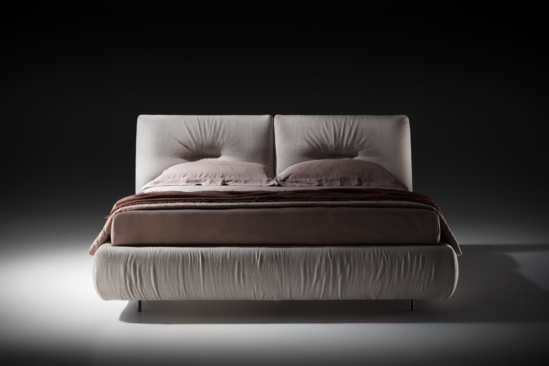 Letto matrimoniale Twils in ambiente moderno
