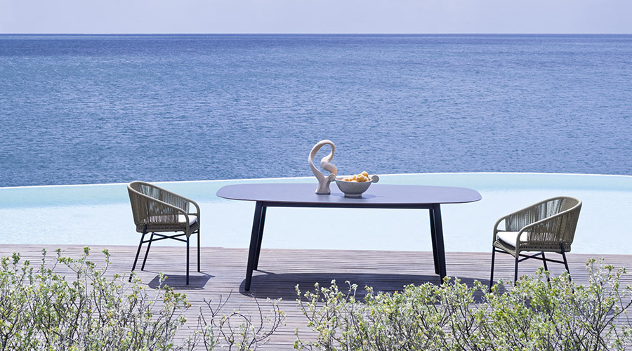 Tavolo da esterno Ellisse con piano ellittico