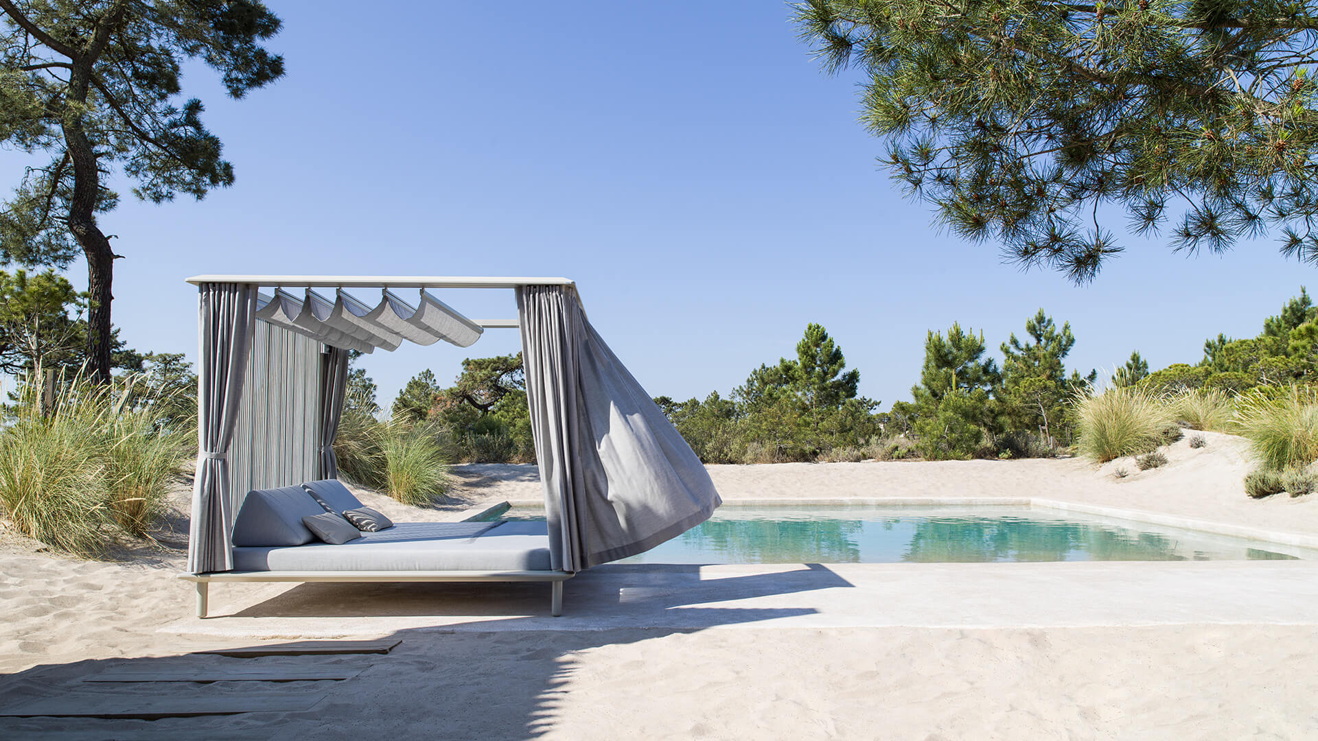 Dettaglio tettuccio scorrevole collezione Varaschin