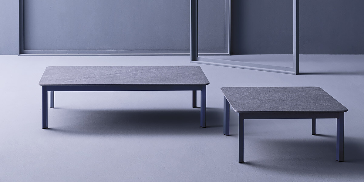 Arredo outdoor con tavoli e panche System Varaschin