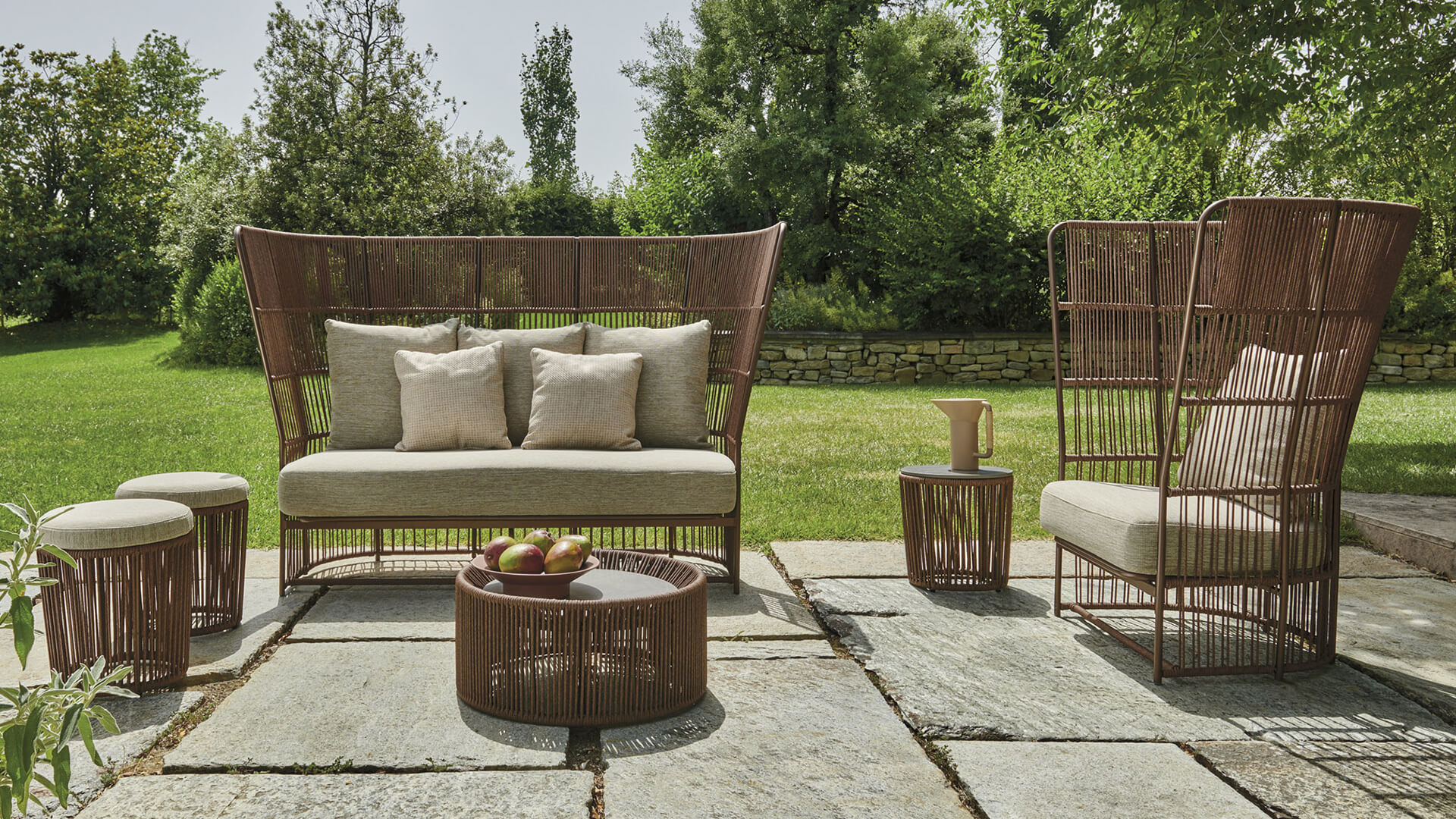 Struttura in alluminio verniciato arredo outdoor Varaschin