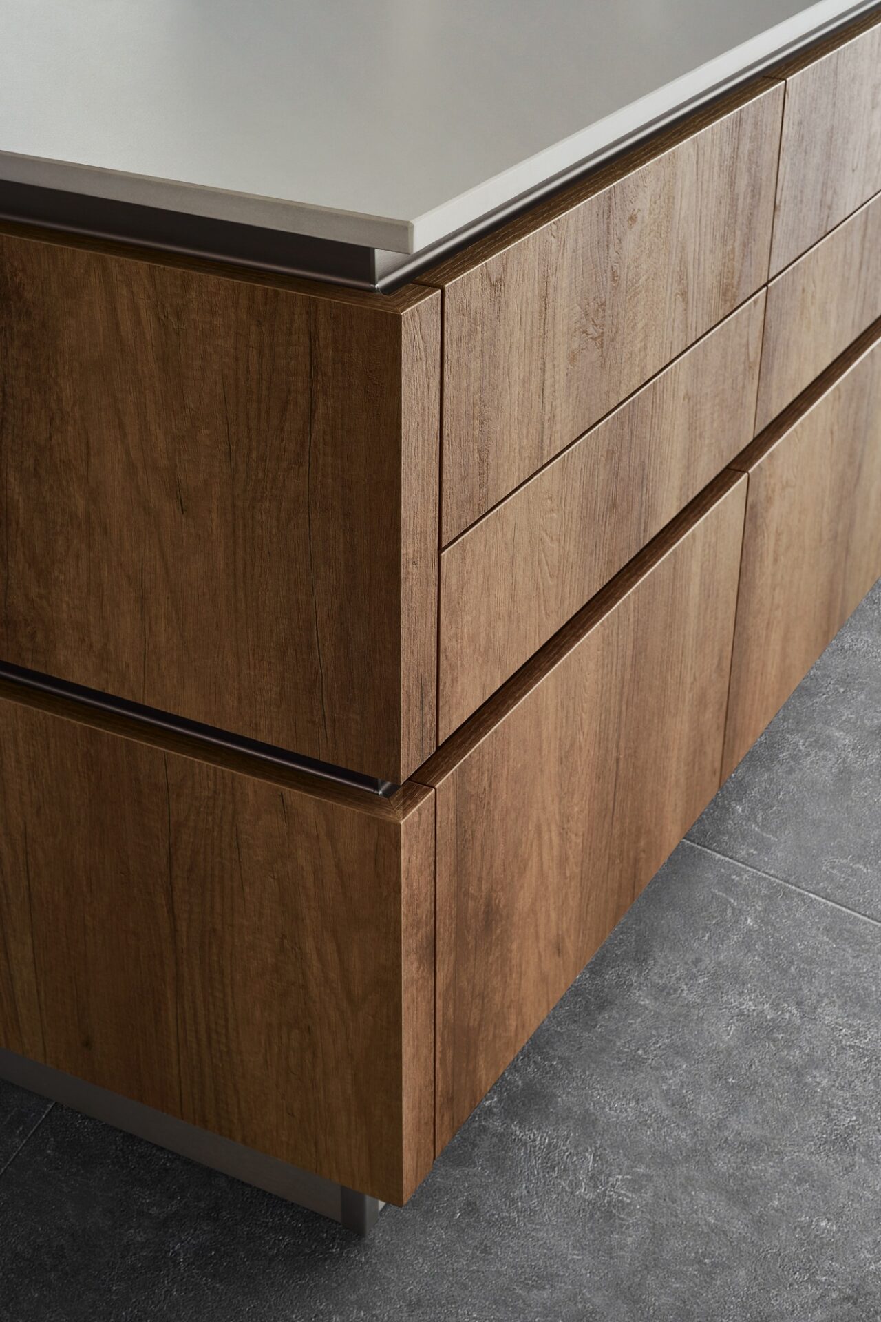 Finitura Leccio Cognac Dek della cucina Oyster Veneta Cucine