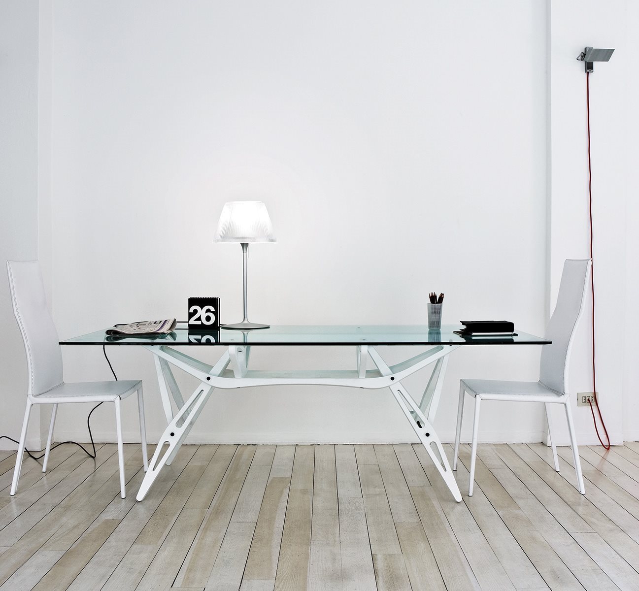 Dettaglio struttura in lega di alluminio della sedia Lealta