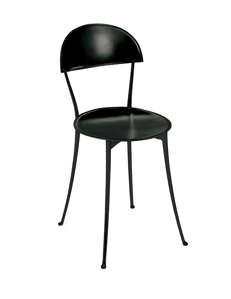 Sedia Tonietta con struttura verniciata nera in ambiente moderno