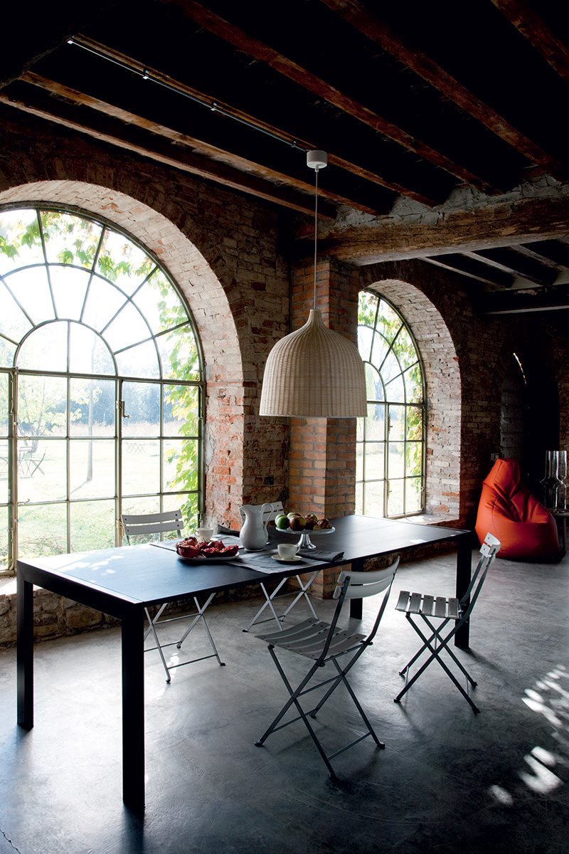 Sedia Celestina piegata vista laterale