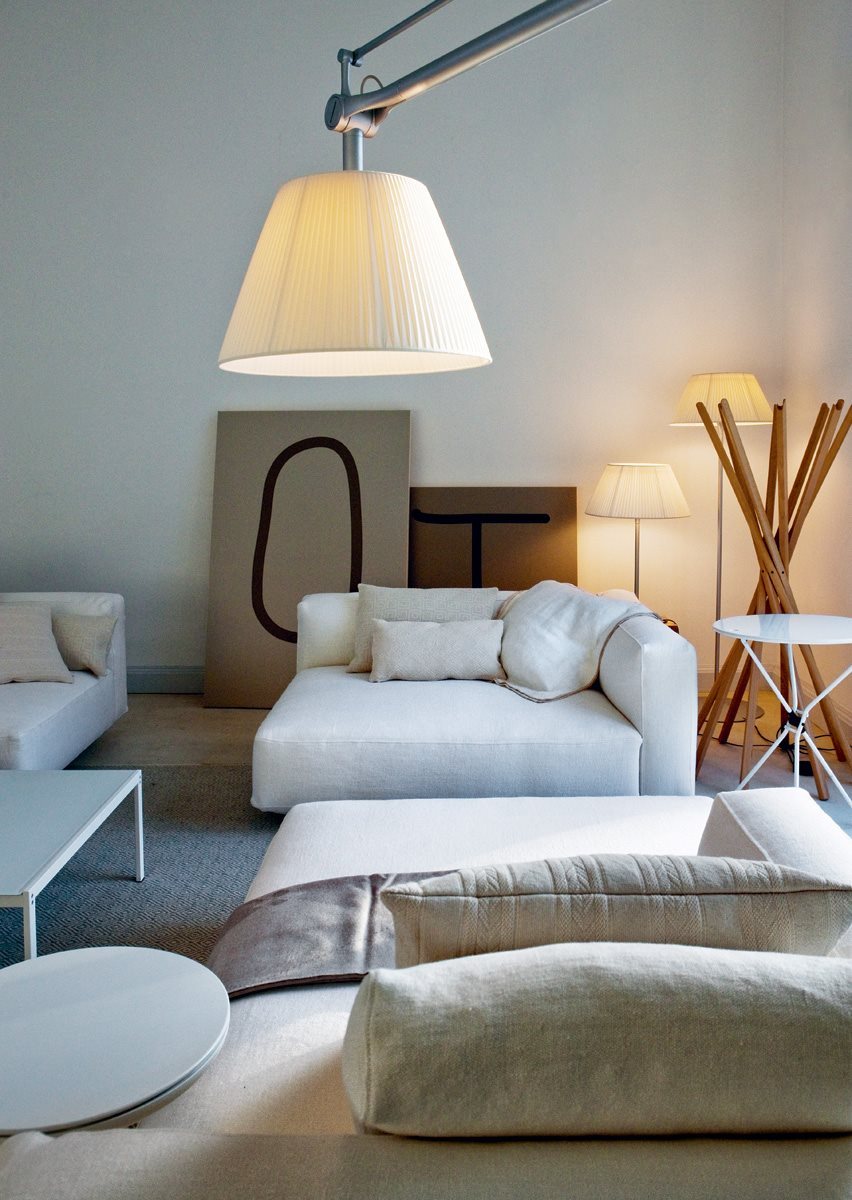 Appendiabiti Sciangai con finitura talco in ambiente interno